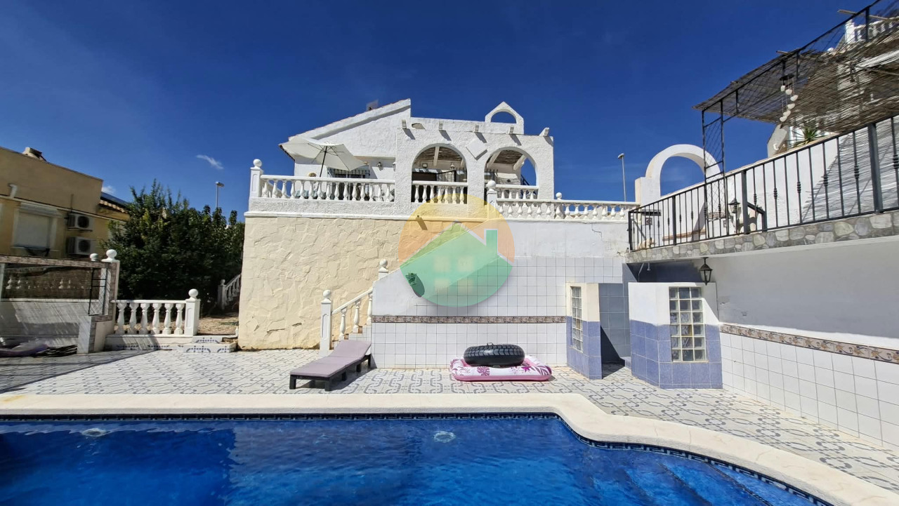 2 Bedroom Detached For sale