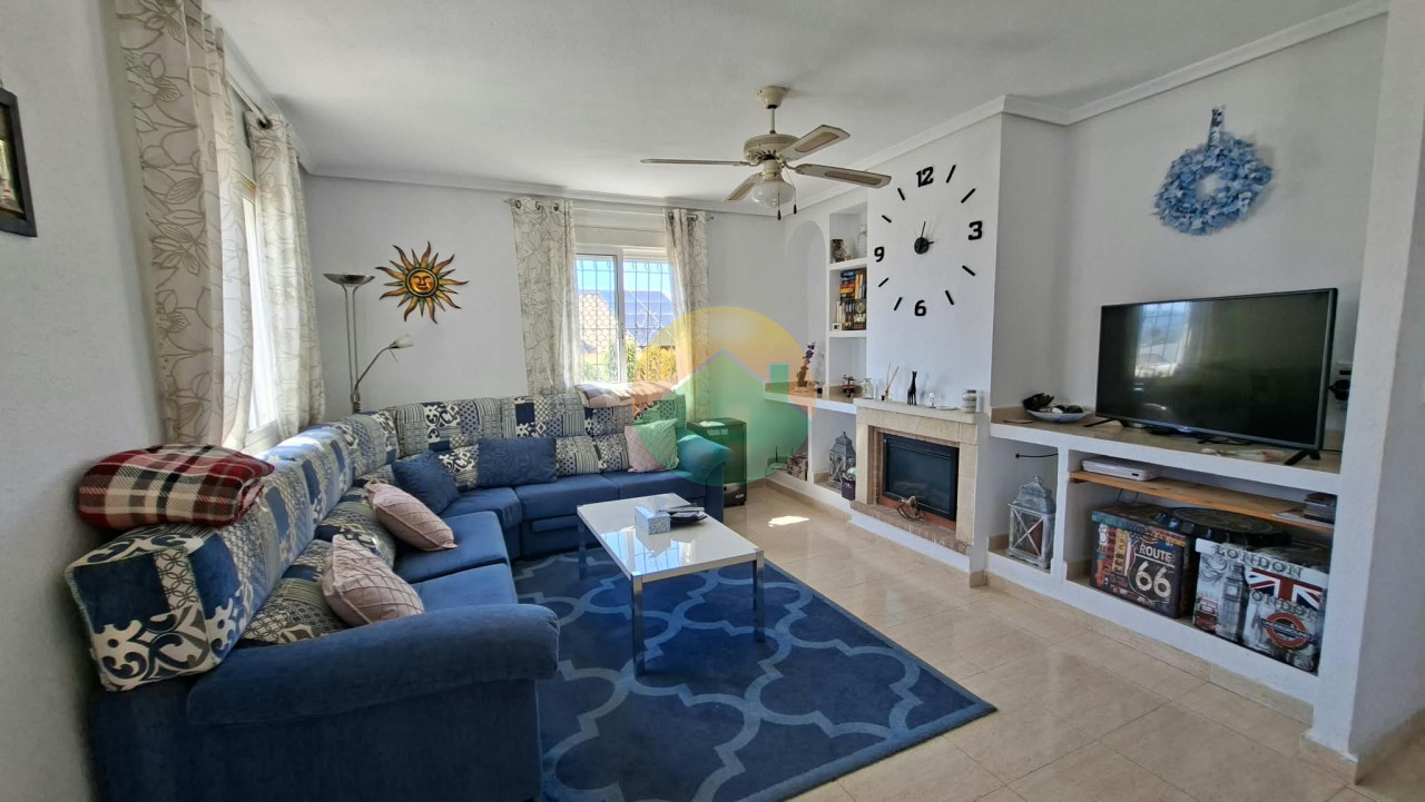 2 Bedroom Detached For sale