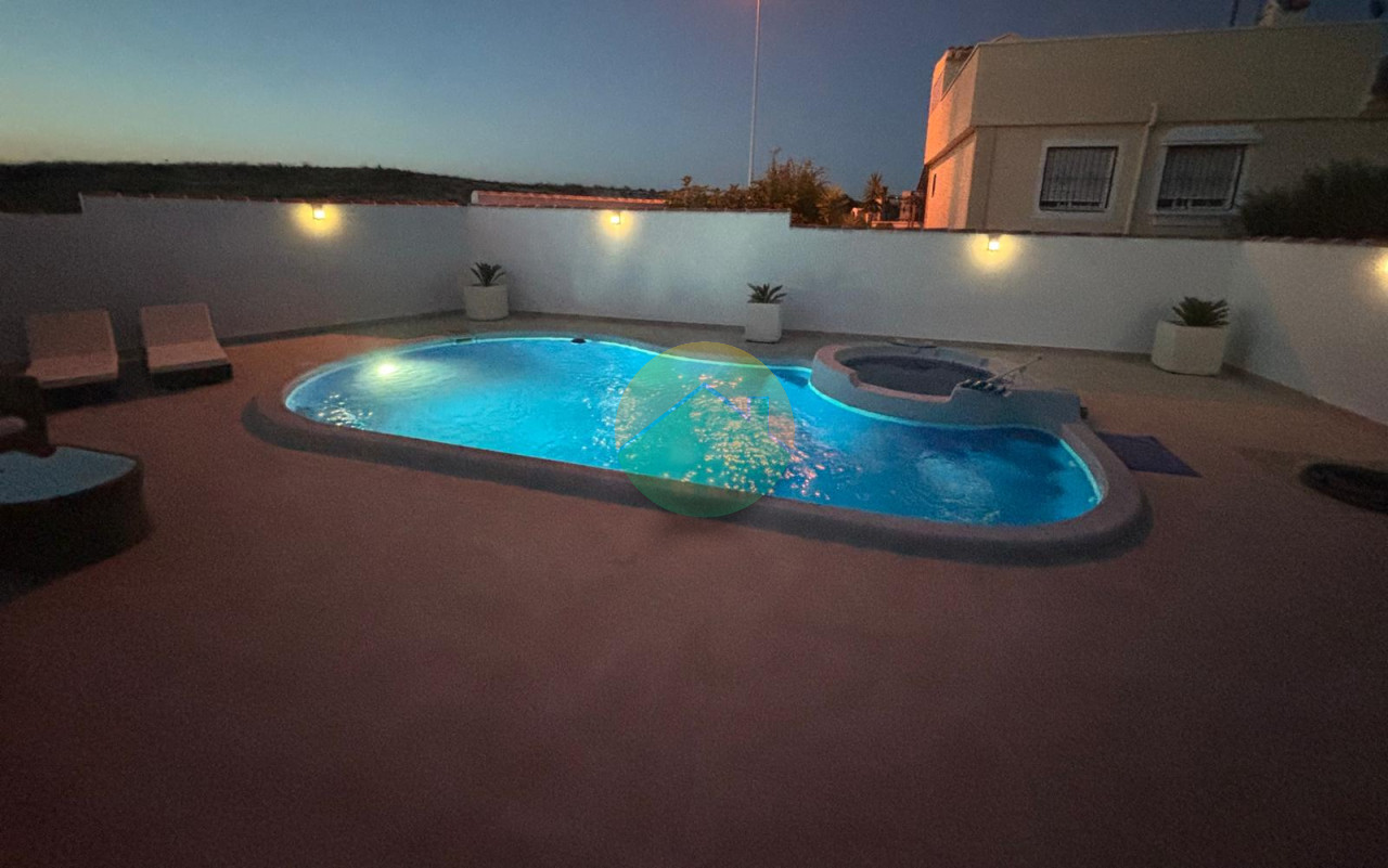 2 Bedroom Detached For Sale