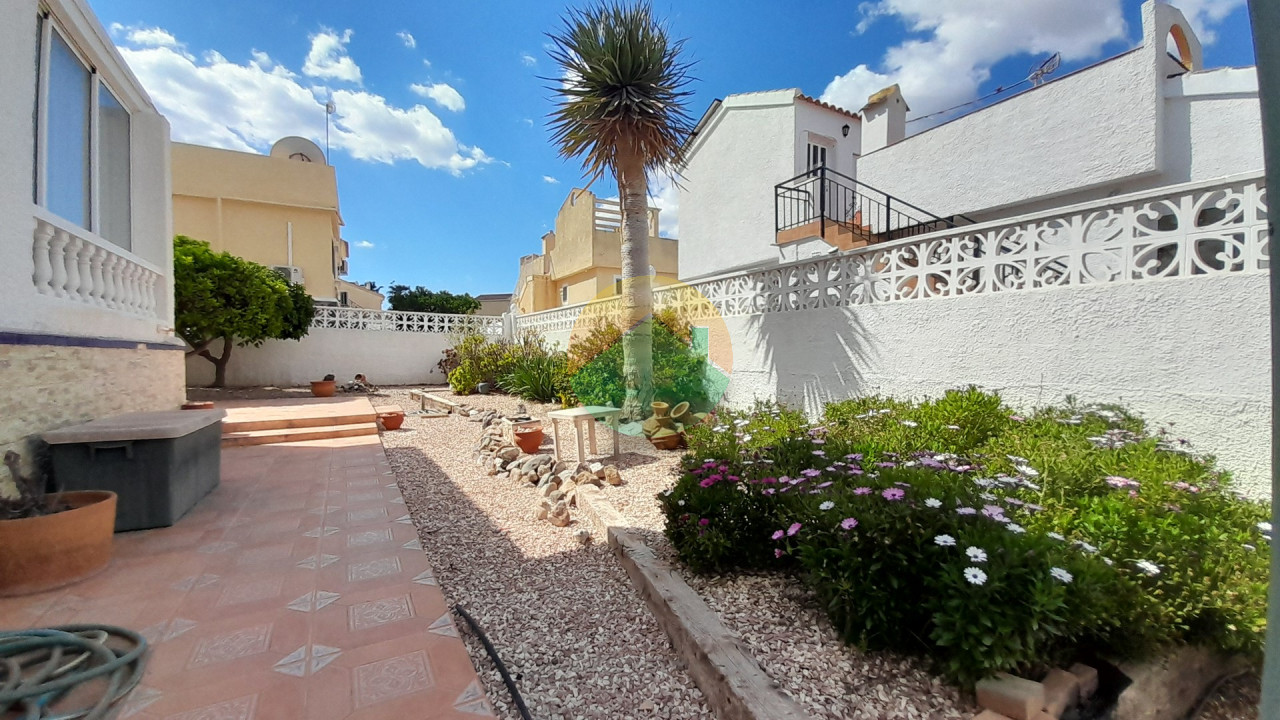 2 Bedroom Detached For sale