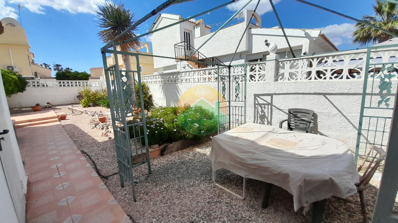 2 Bedroom Detached For sale