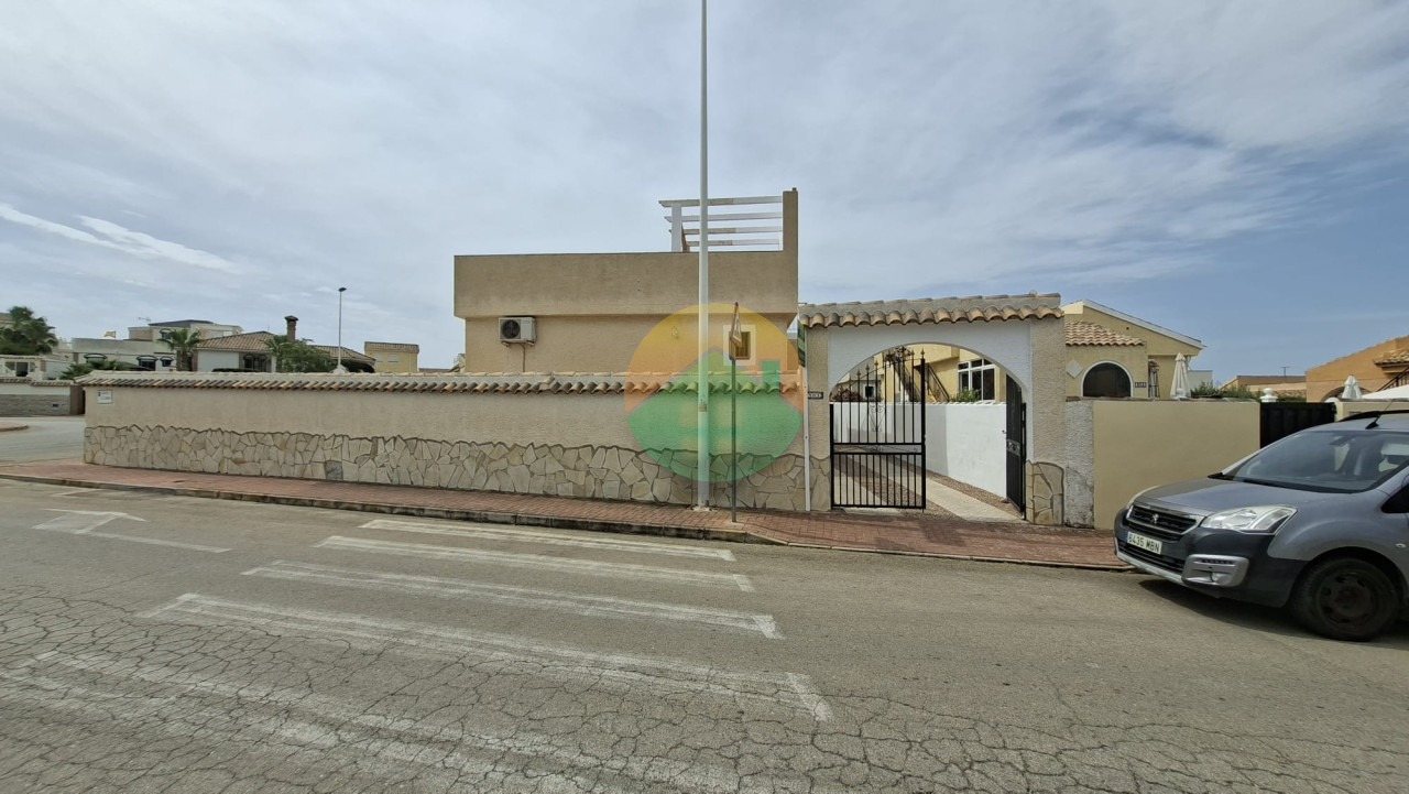 2 Bedroom Detached For sale