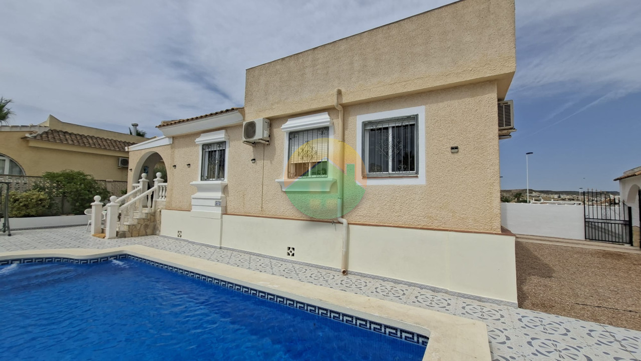 2 Bedroom Detached For sale