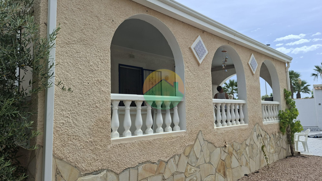 2 Bedroom Detached For sale