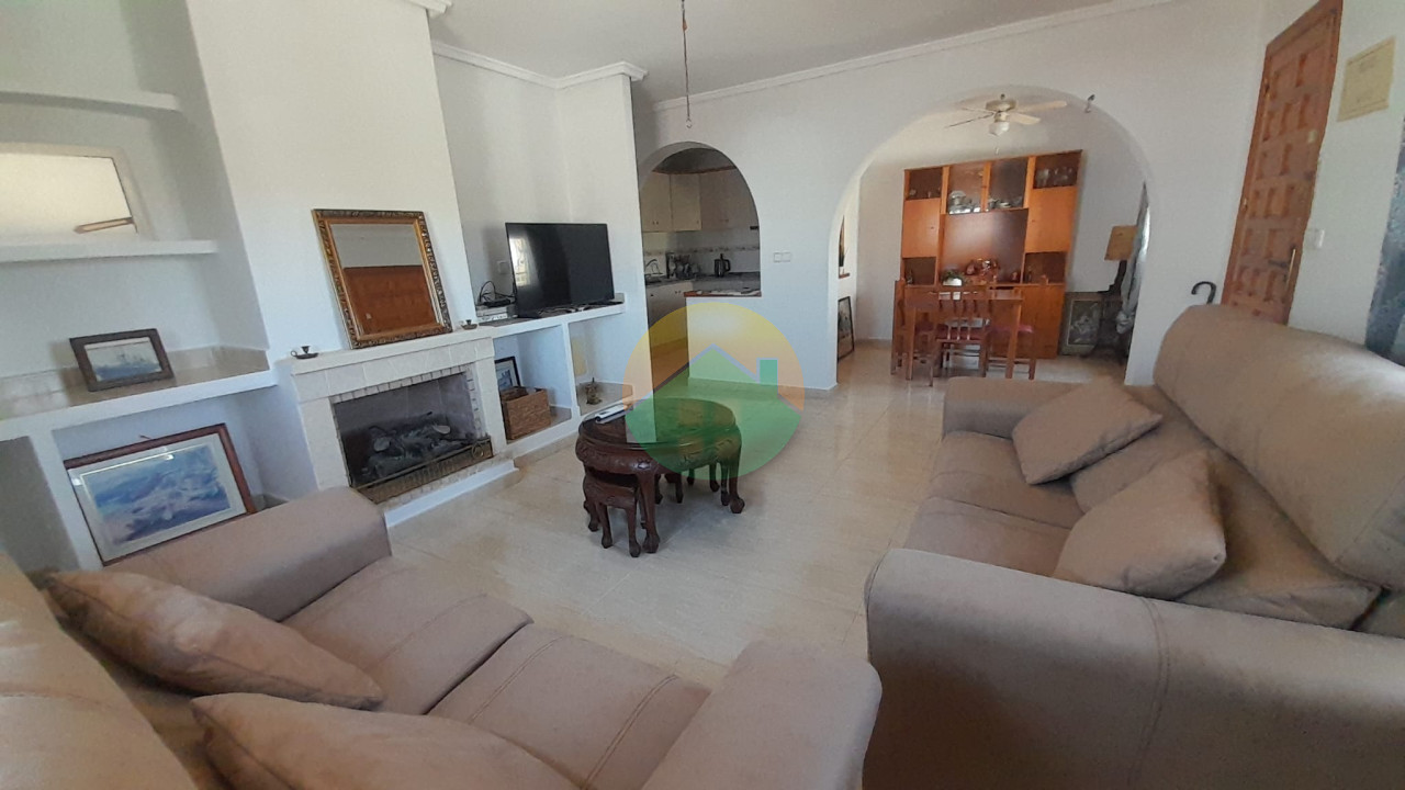 2 Bedroom Detached For sale