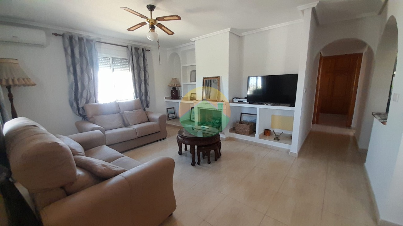 2 Bedroom Detached For sale