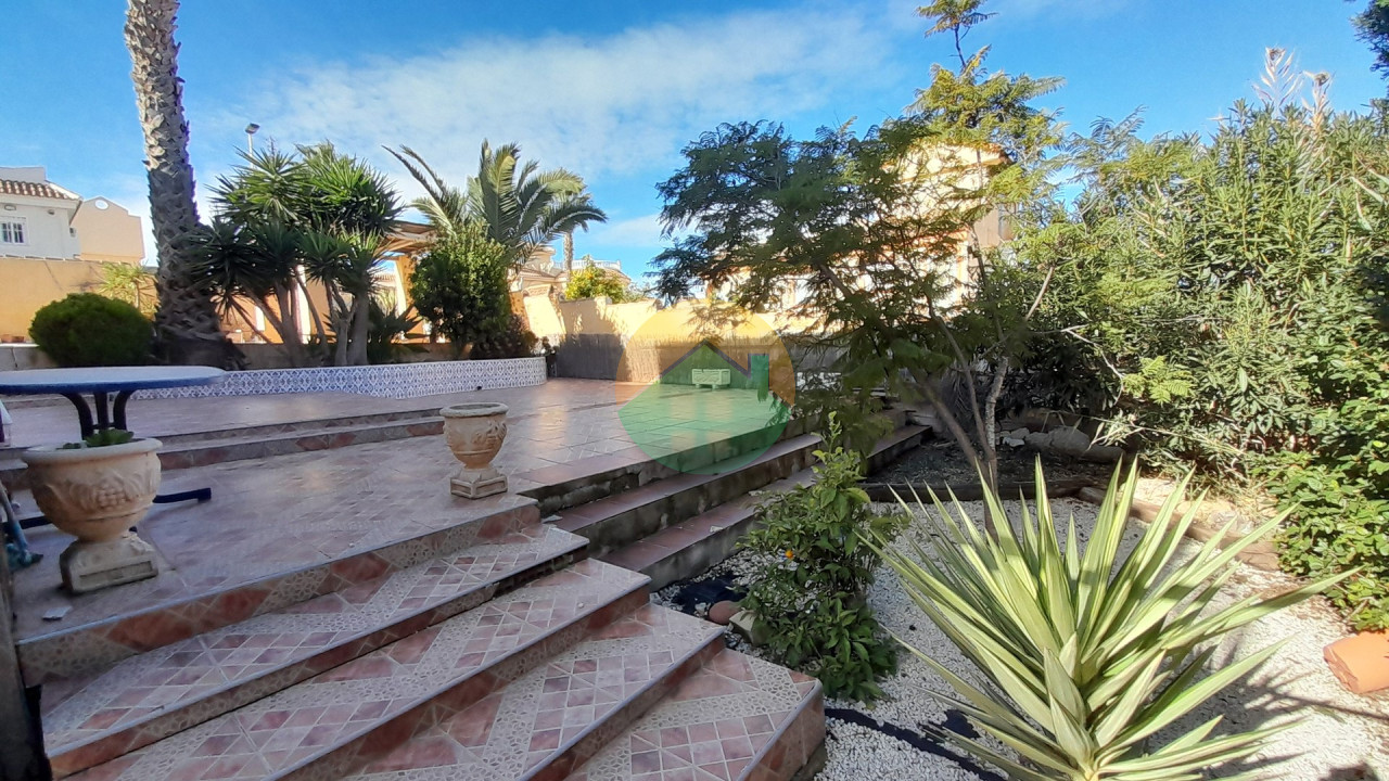 2 Bedroom Detached For Sale