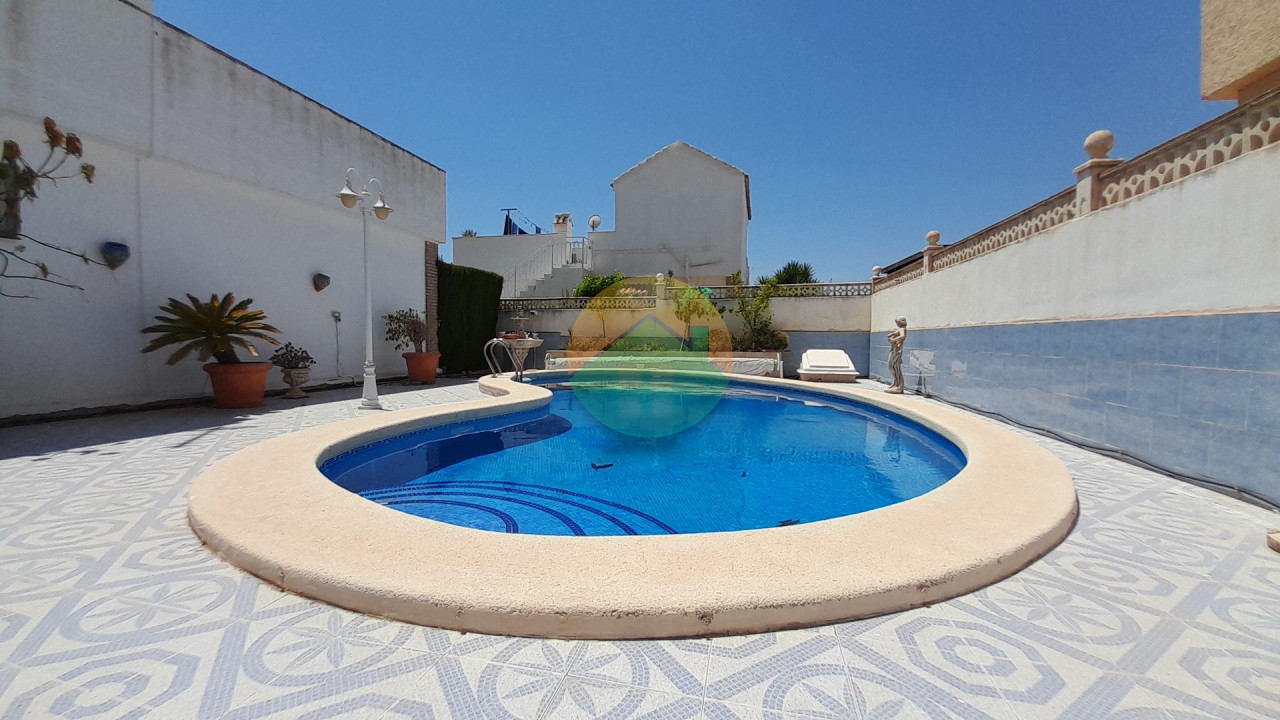 2 Bedroom Detached For Sale