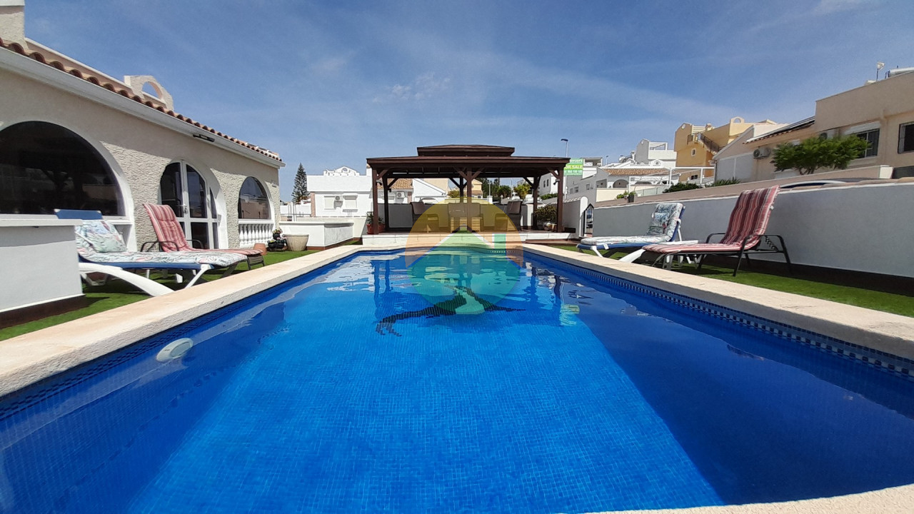 3 Bedroom Detached For Sale