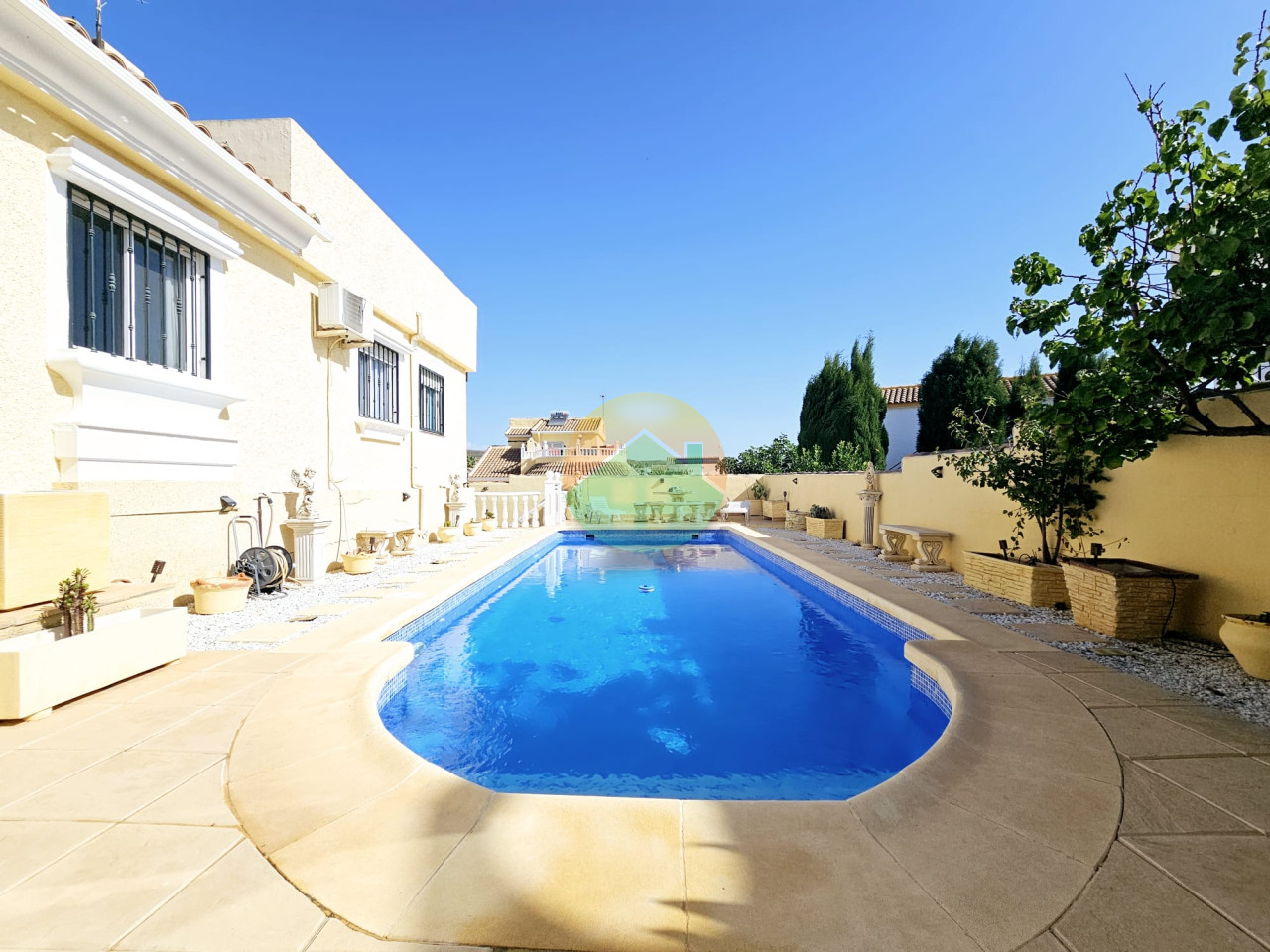 2 Bedroom Detached For Sale
