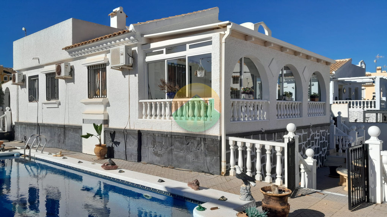 2 Bedroom Detached For Sale