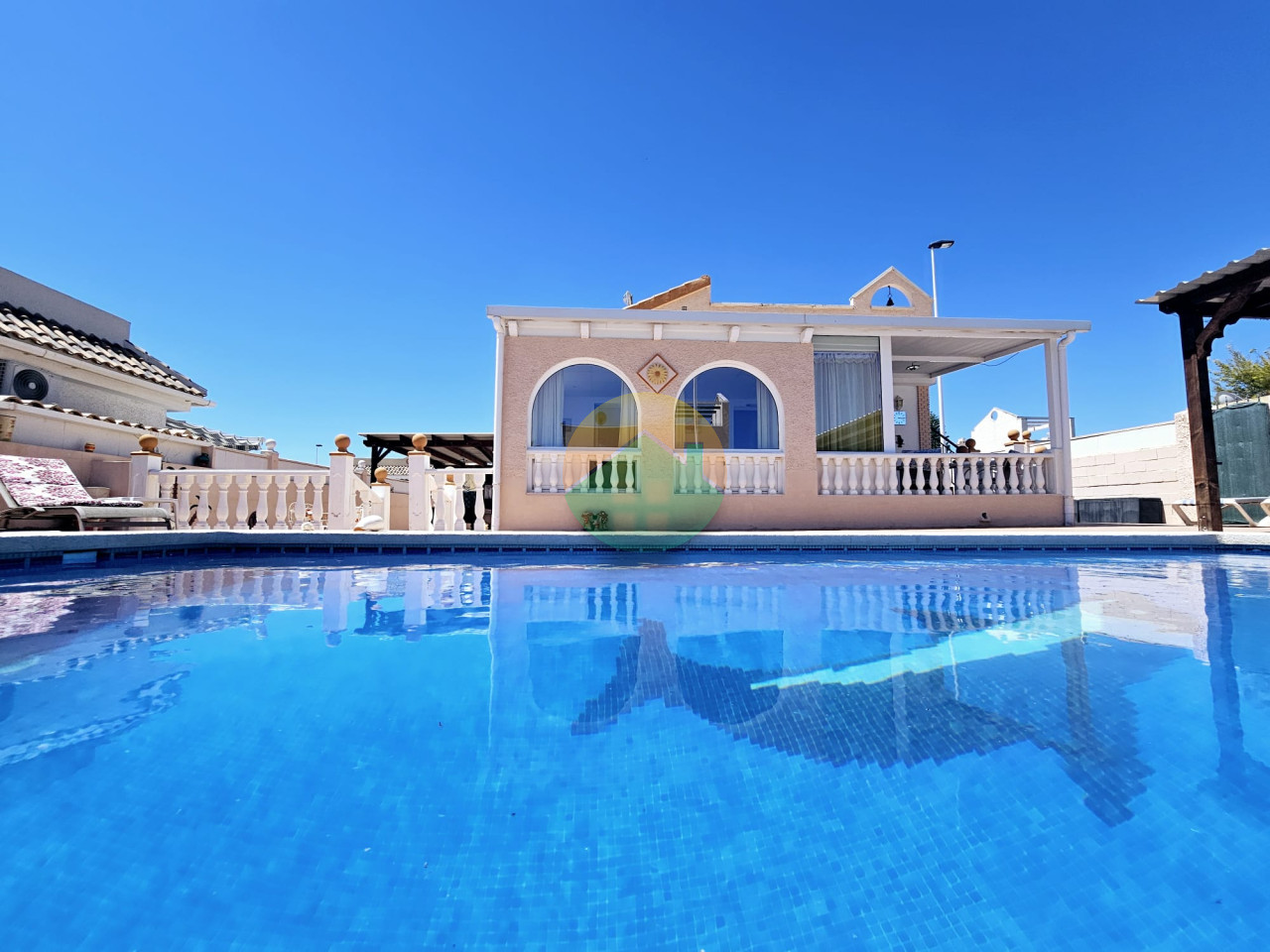 2 Bedroom Detached For sale