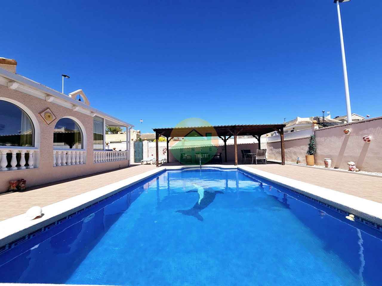 2 Bedroom Detached For sale