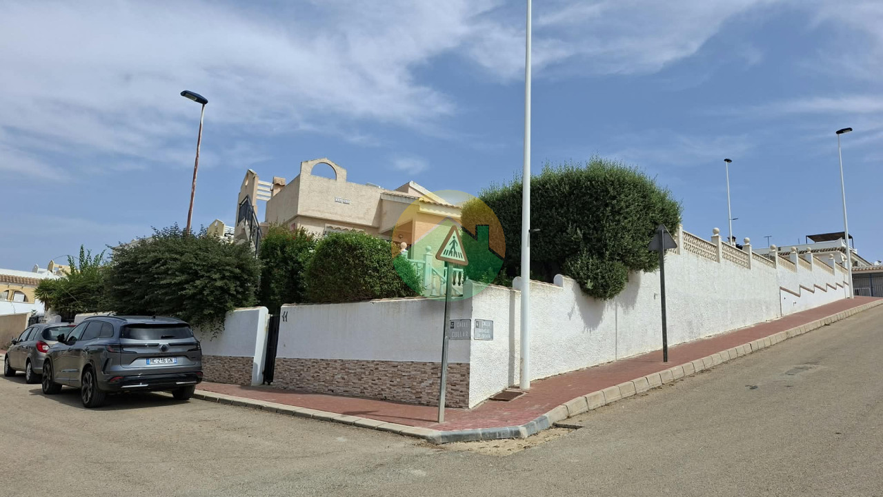 2 Bedroom Detached For sale