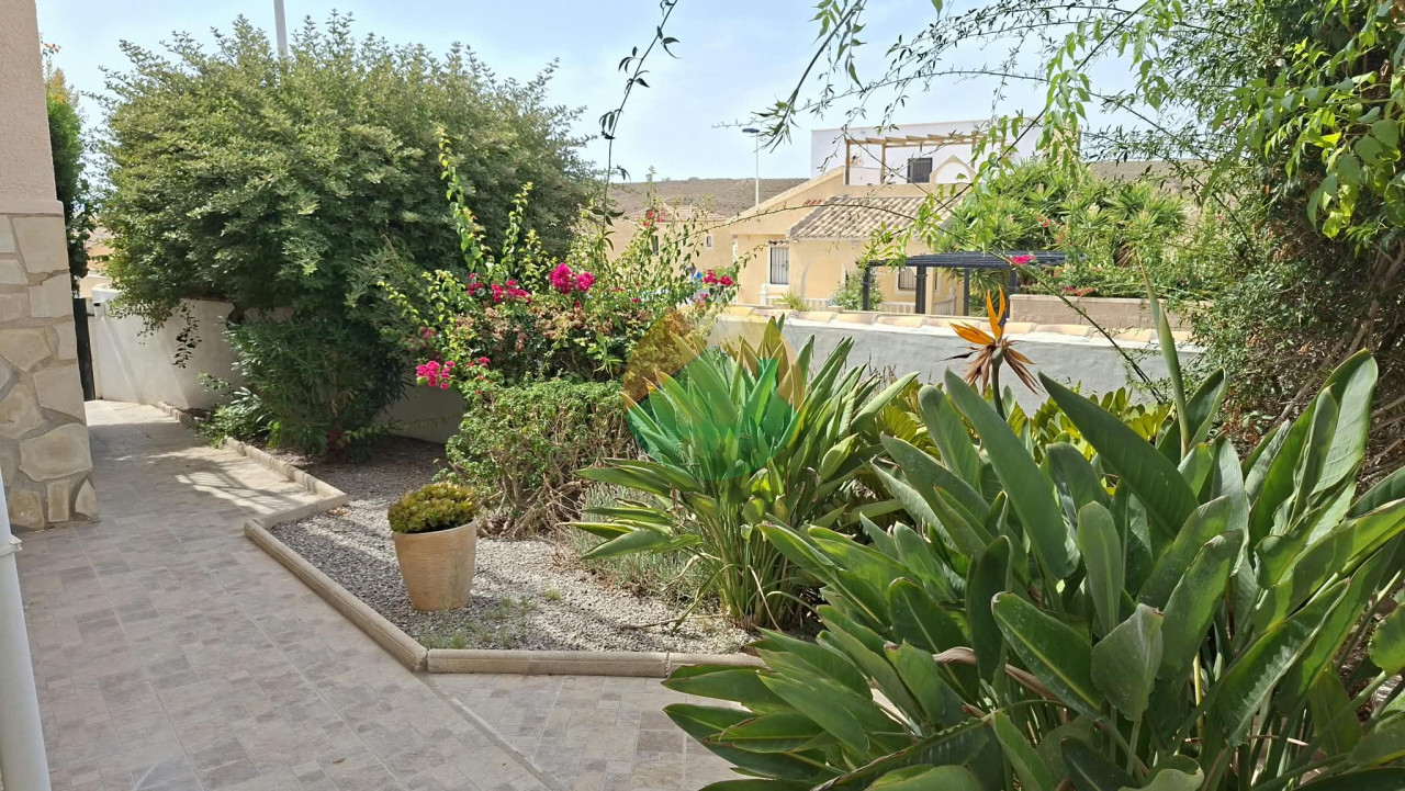2 Bedroom Detached For sale