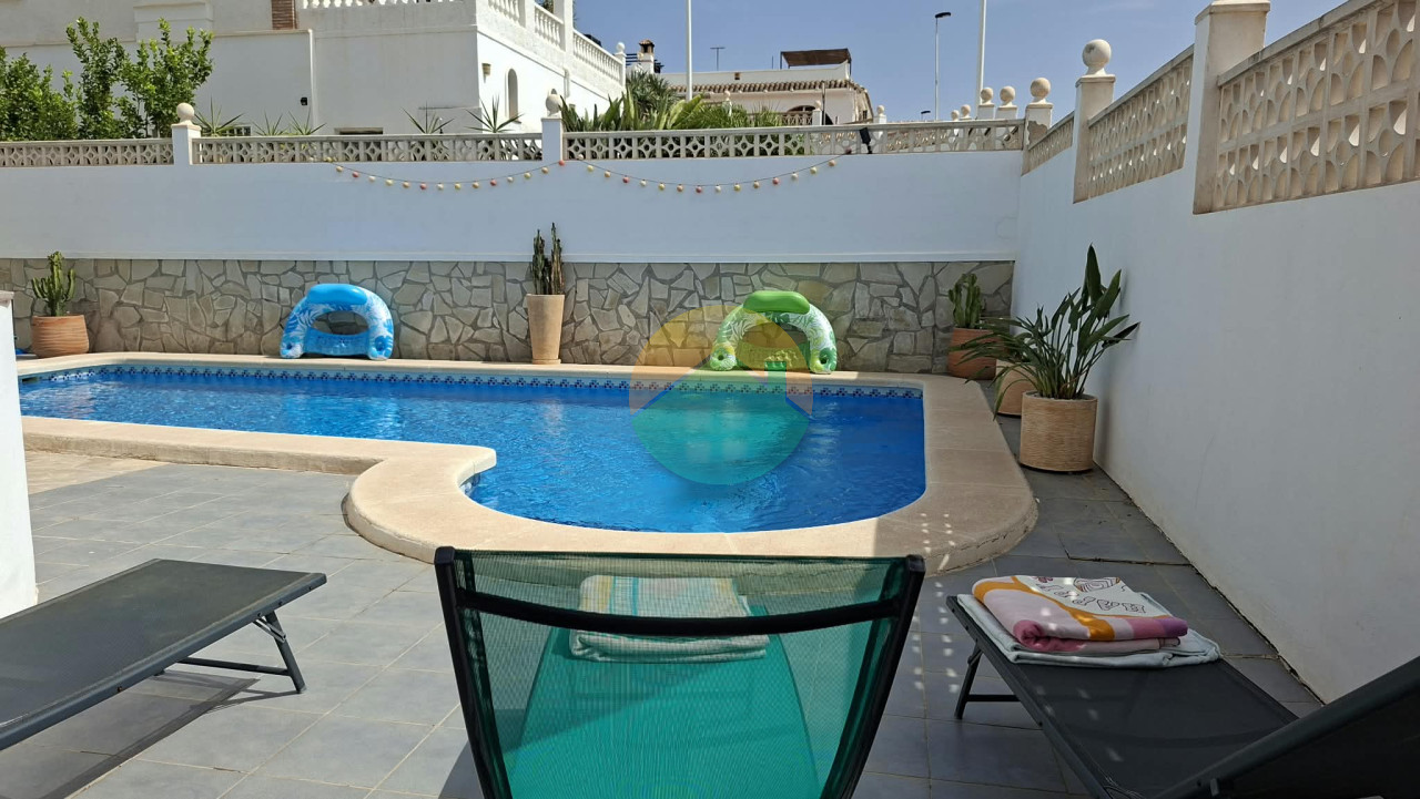 2 Bedroom Detached For sale