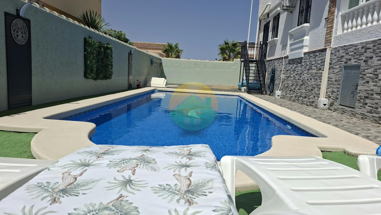 2 Bedroom Detached For sale