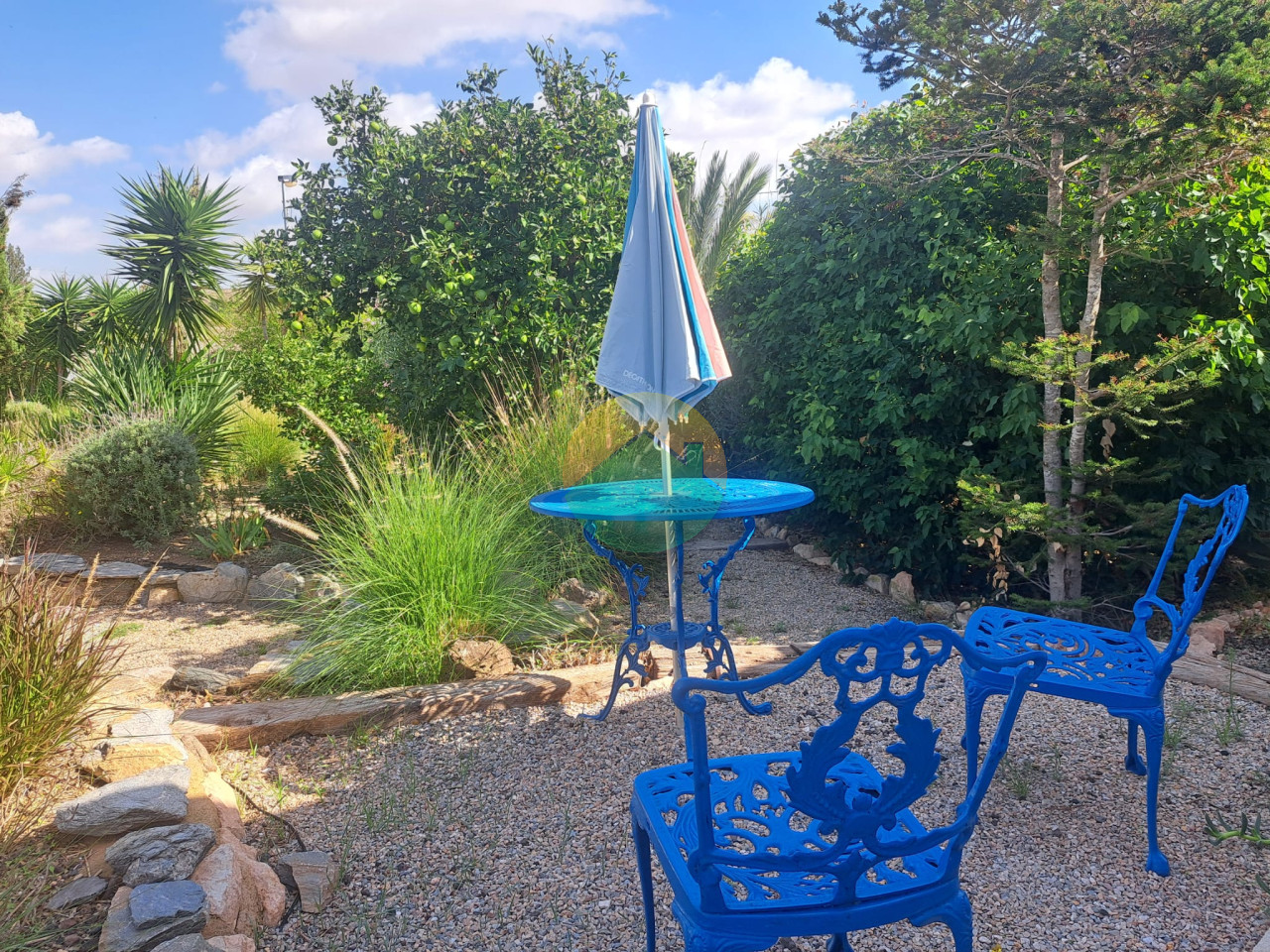 3 Bedroom Country House For Sale
