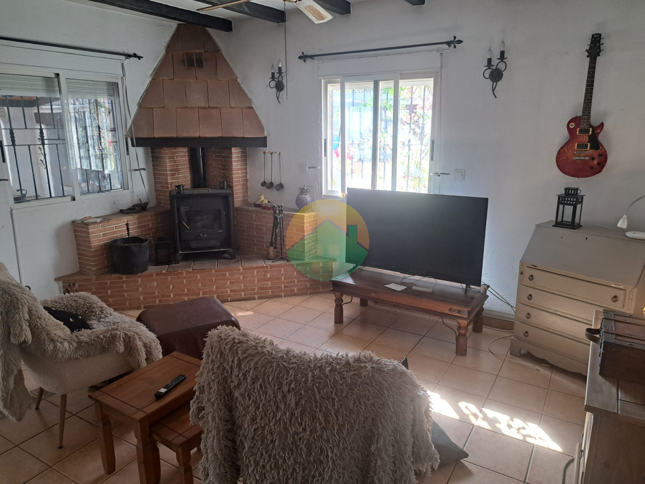 3 Bedroom Country House For Sale