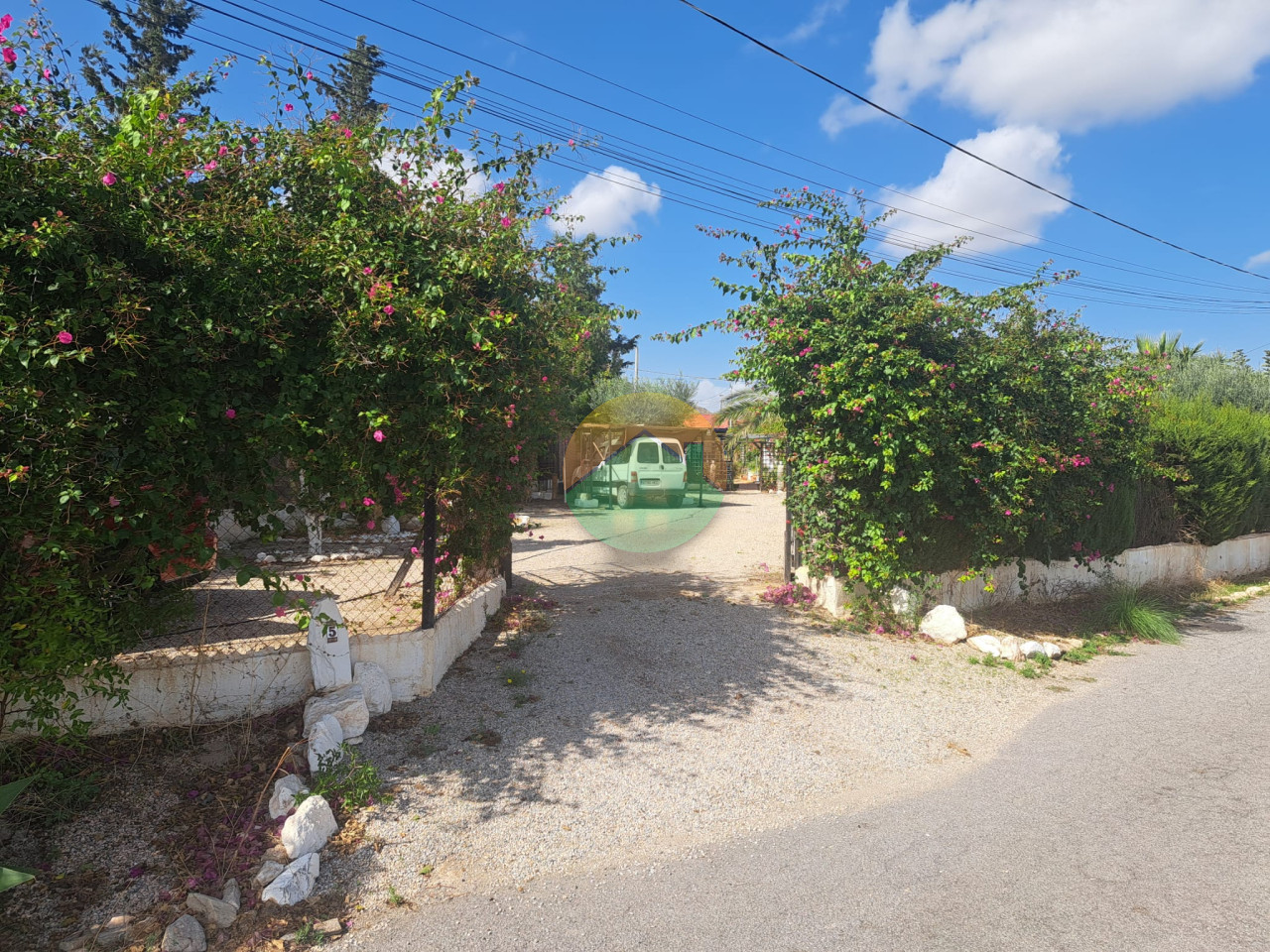 3 Bedroom Country House For Sale