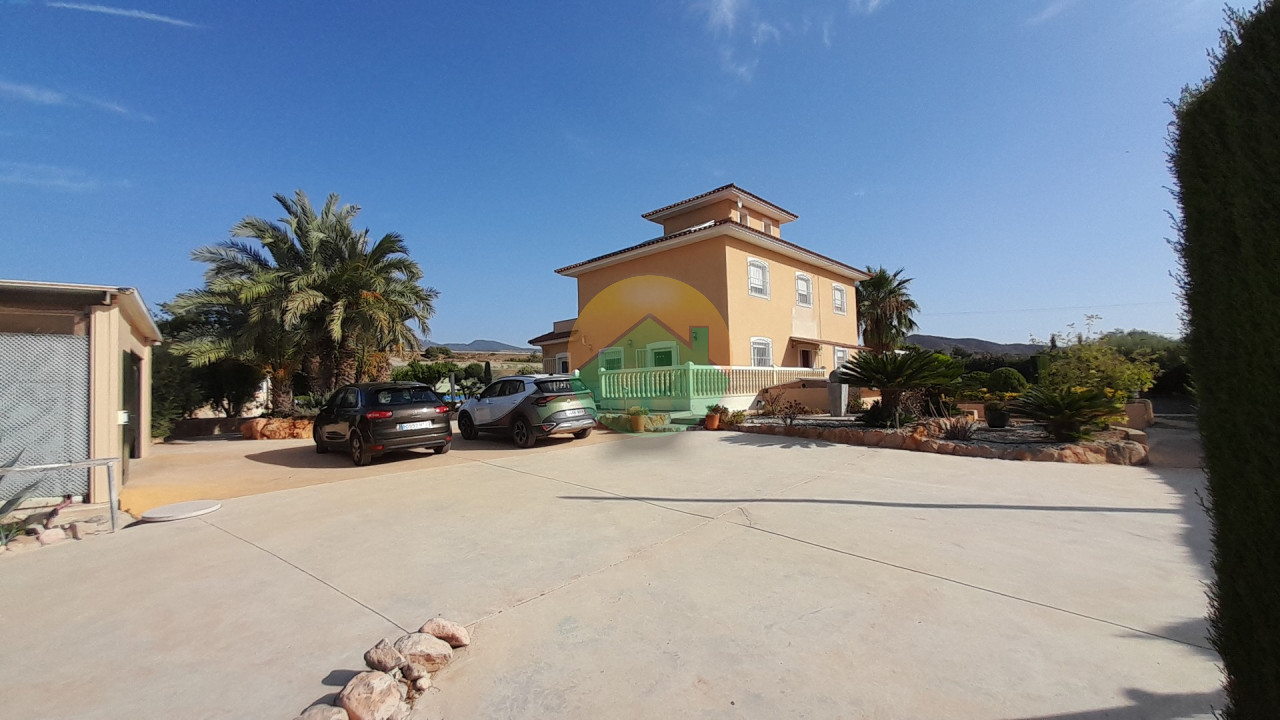 4 Bedroom Detached For Sale
