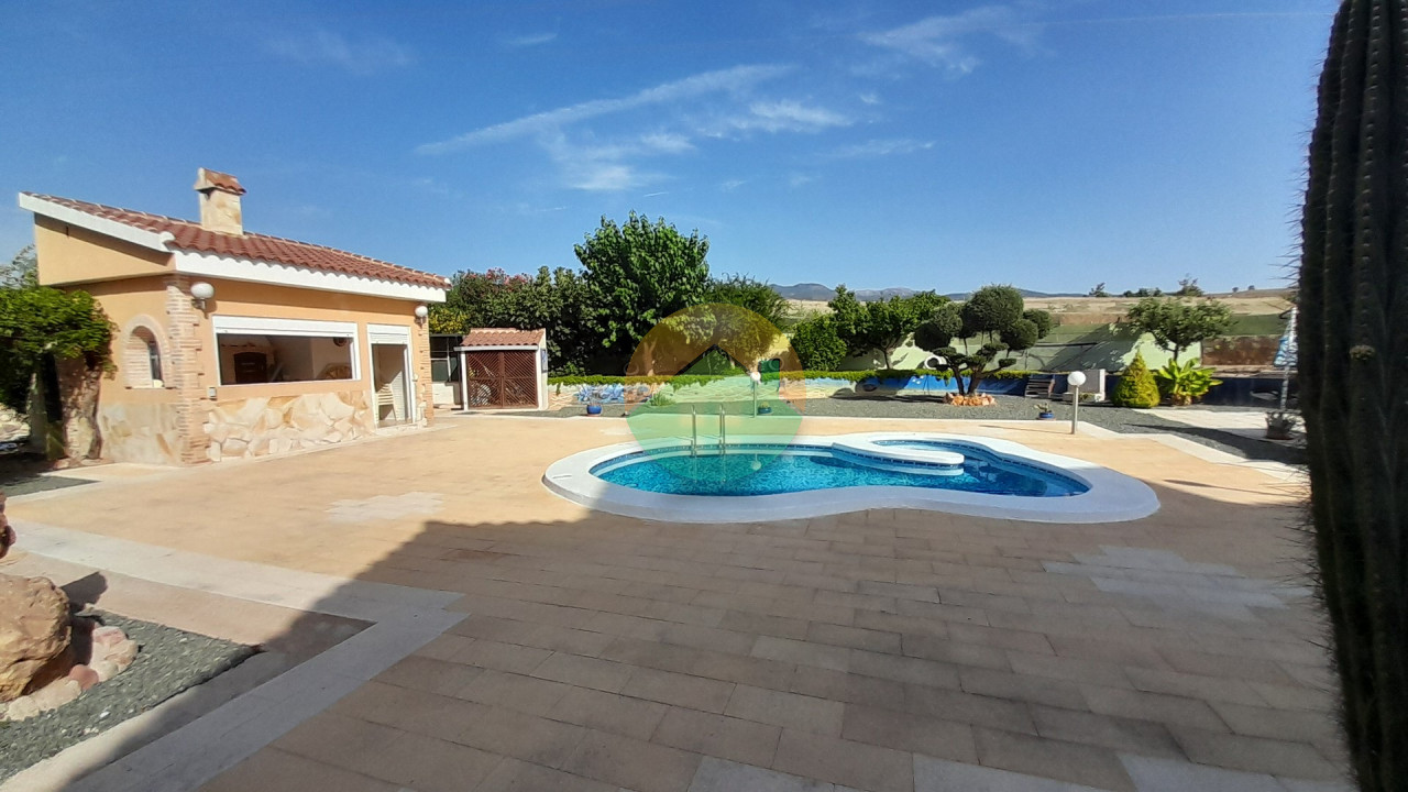 4 Bedroom Detached For Sale
