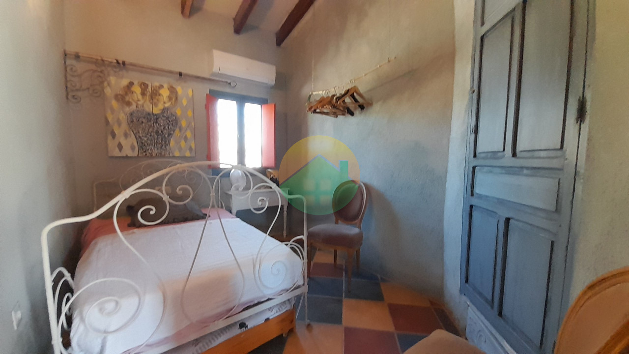 4 Bedroom Country house For Sale