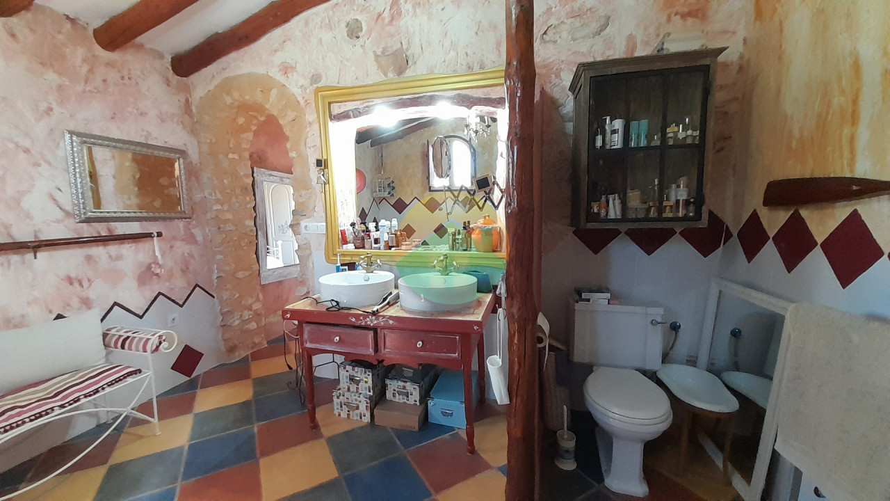 4 Bedroom Country house For Sale