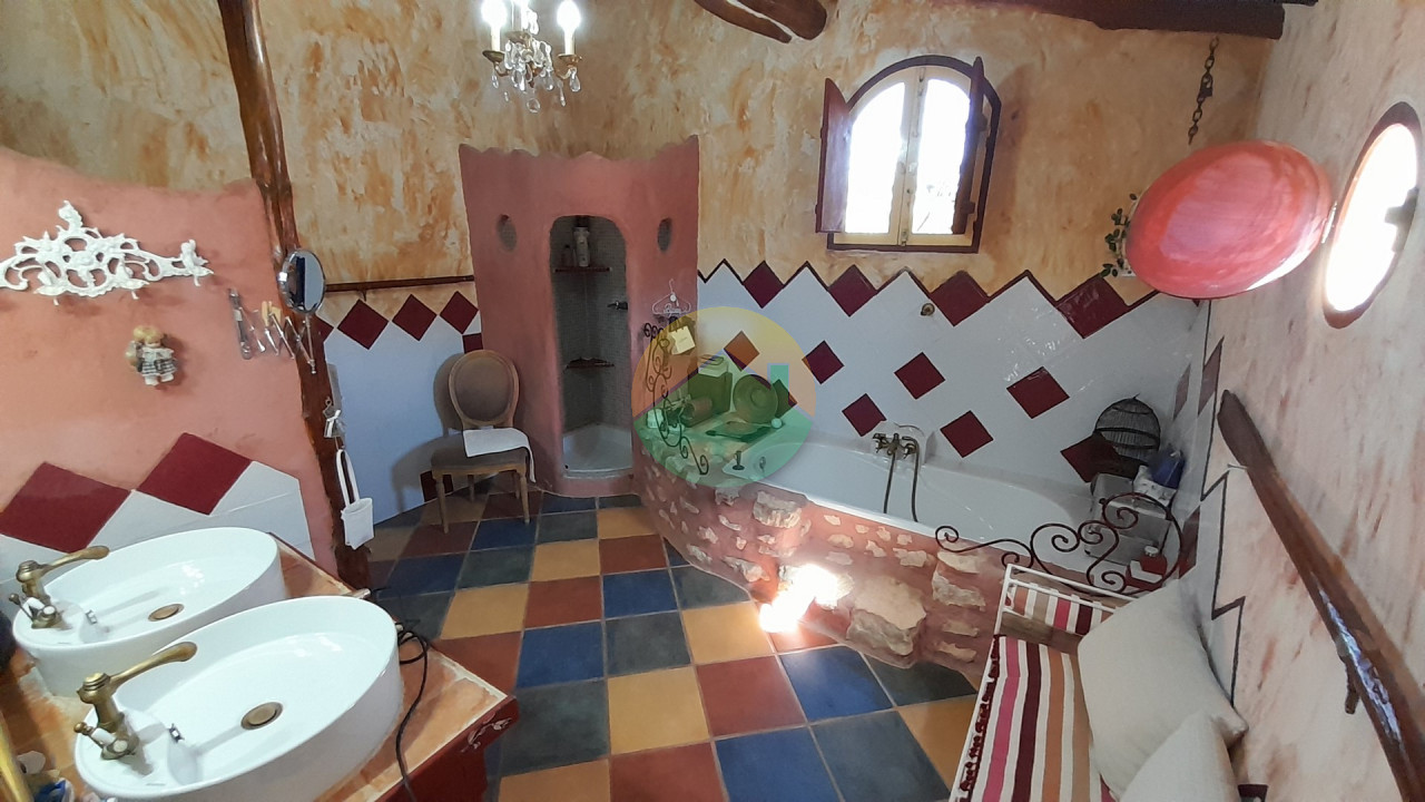 4 Bedroom Country house For Sale