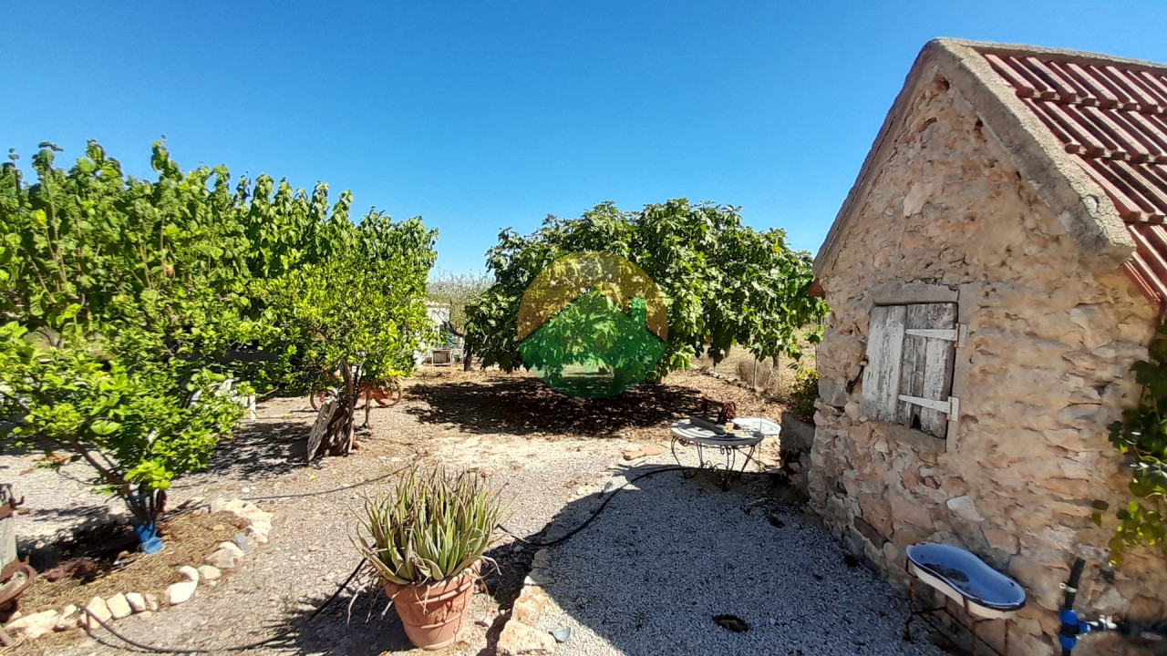 4 Bedroom Country house For Sale