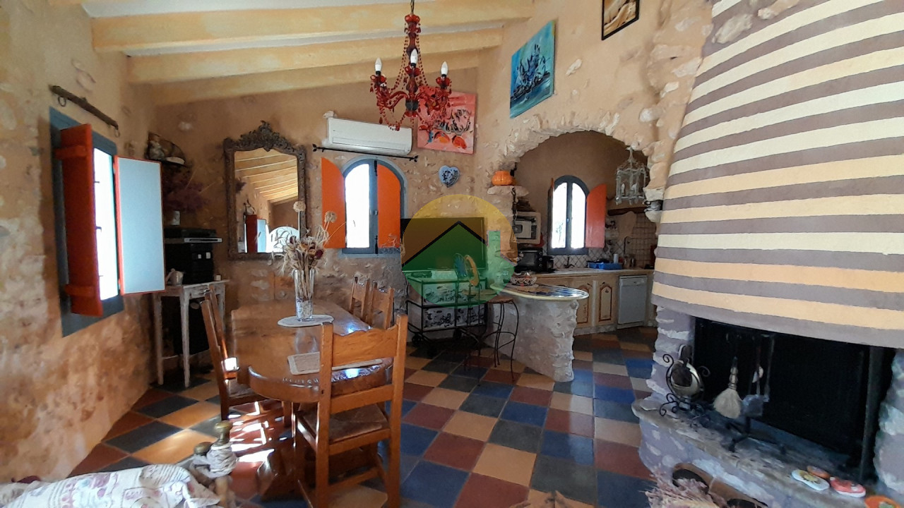 4 Bedroom Country house For Sale