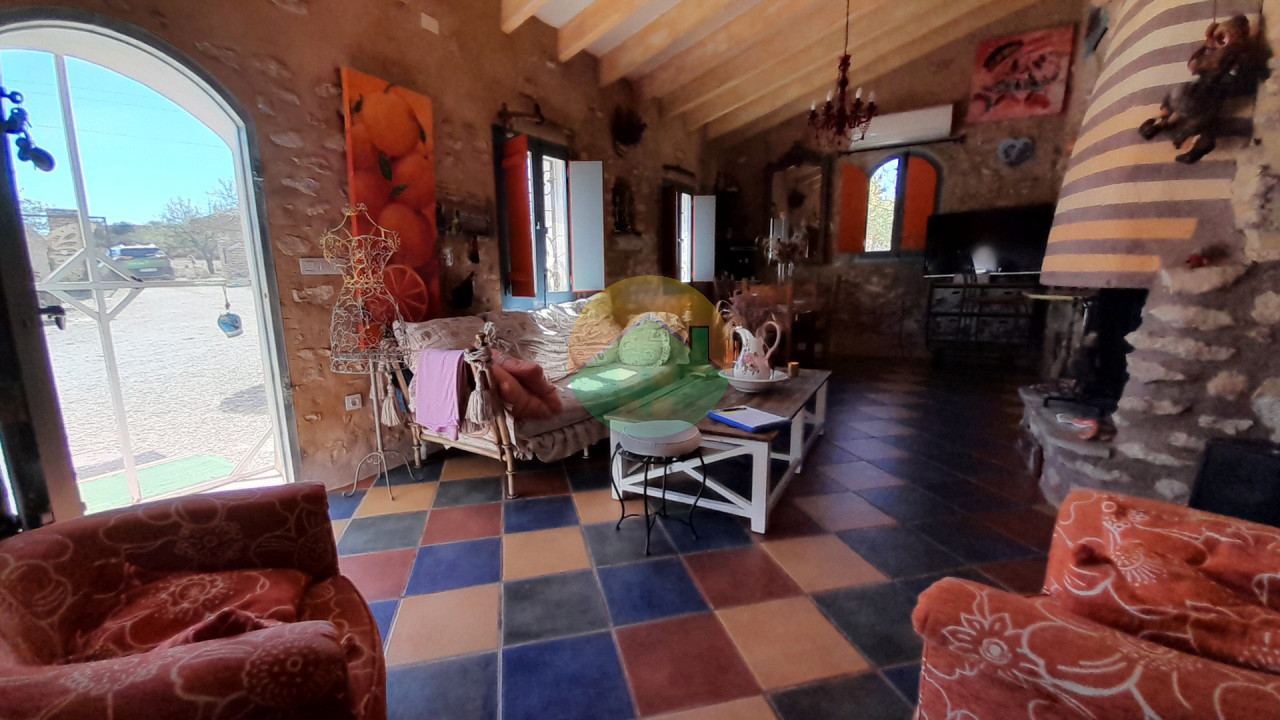 4 Bedroom Country house For Sale