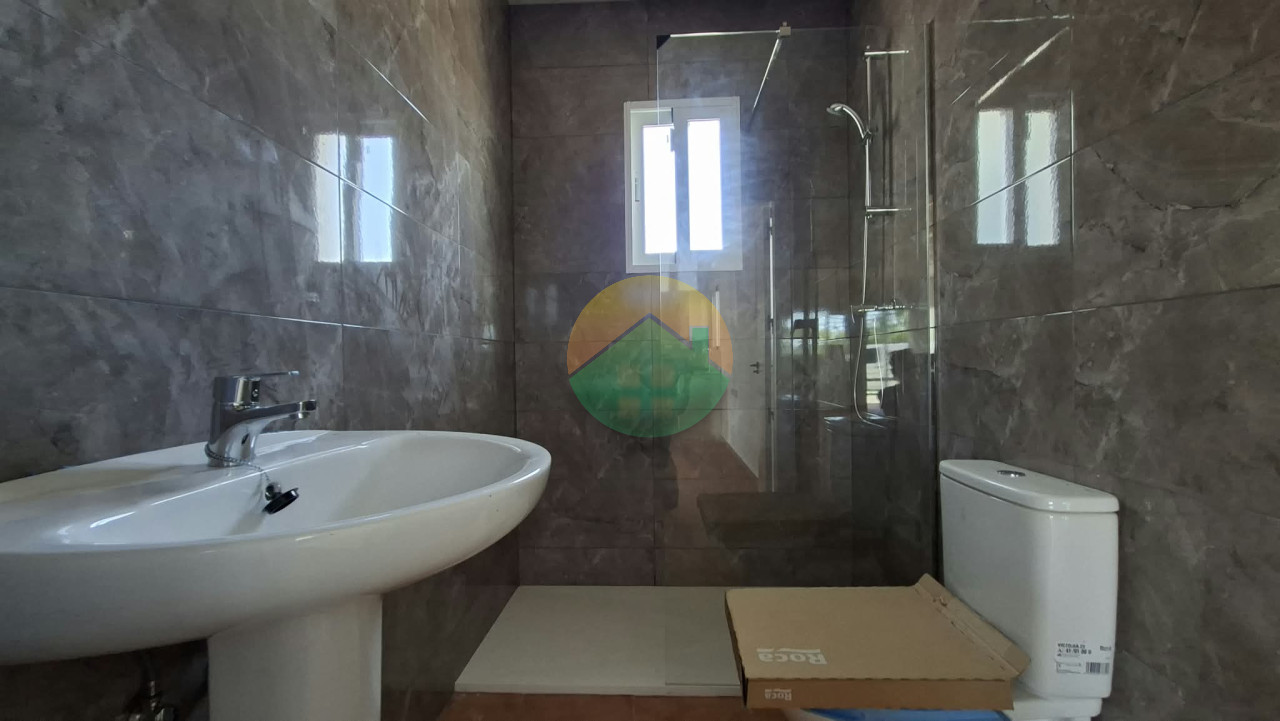 3 Bedroom Country House For Sale
