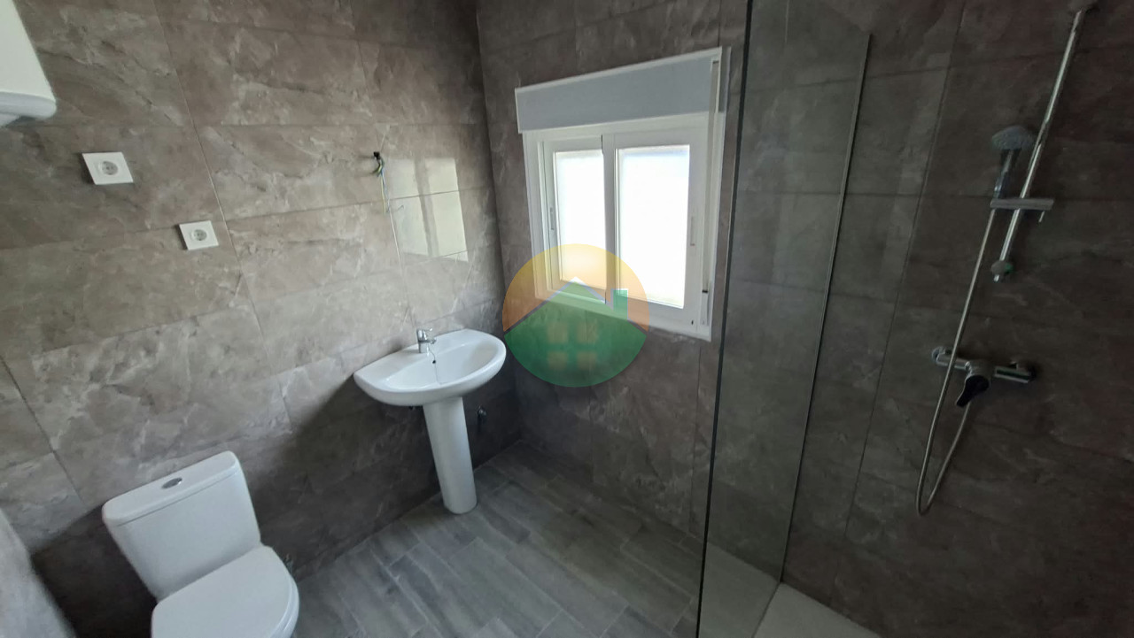 3 Bedroom Country House For Sale