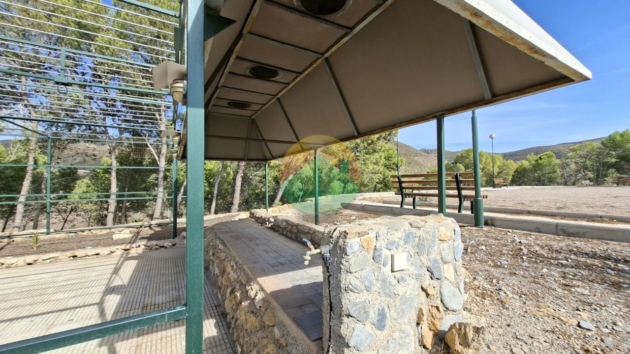 3 Bedroom Country House For Sale