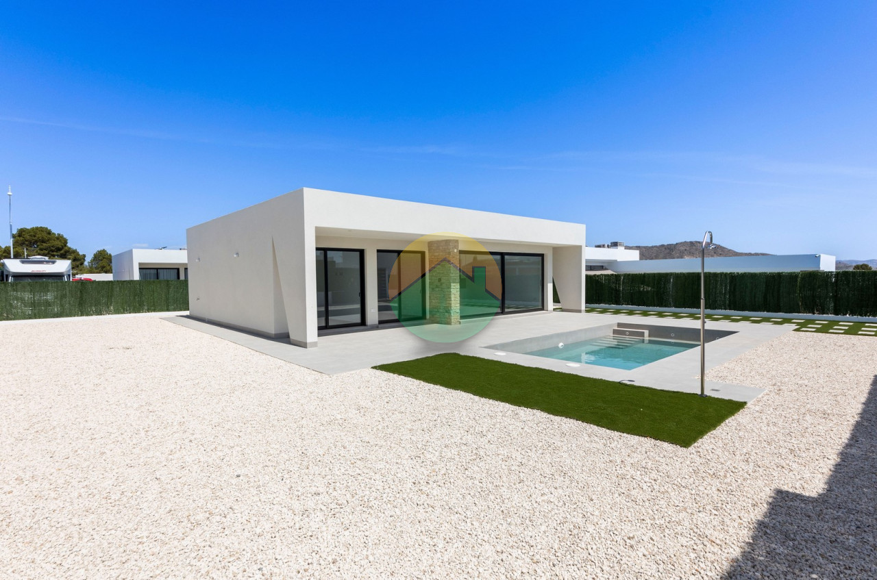 3 Bedroom Detached For Sale