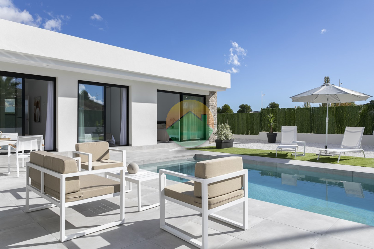 3 Bedroom Detached For Sale