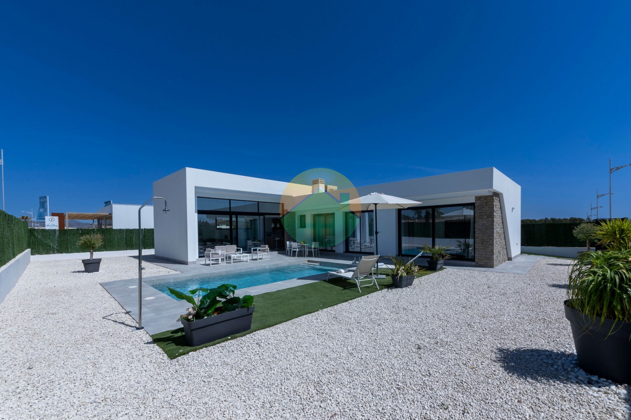 3 Bedroom Detached For Sale