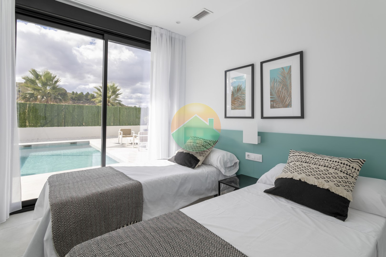 3 Bedroom Detached For Sale