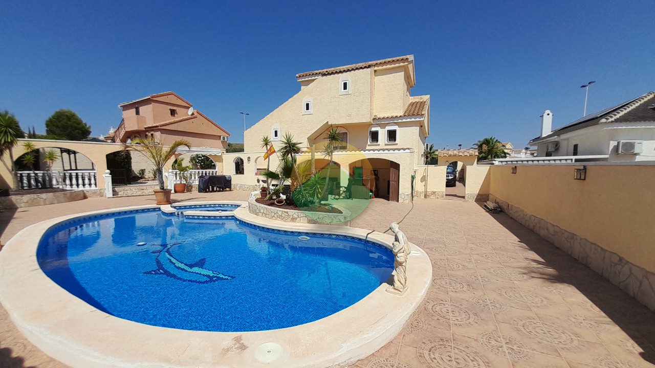 3 Bedroom Detached For Sale