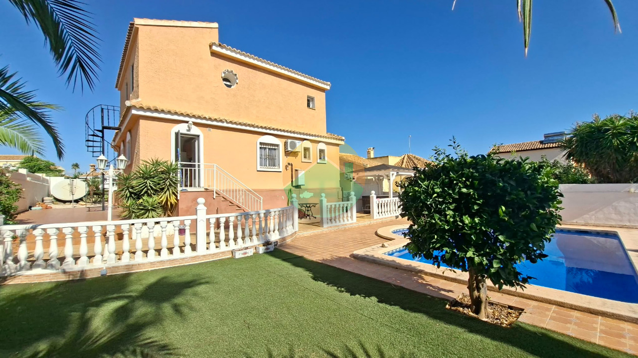 4 Bedroom Detached For Sale