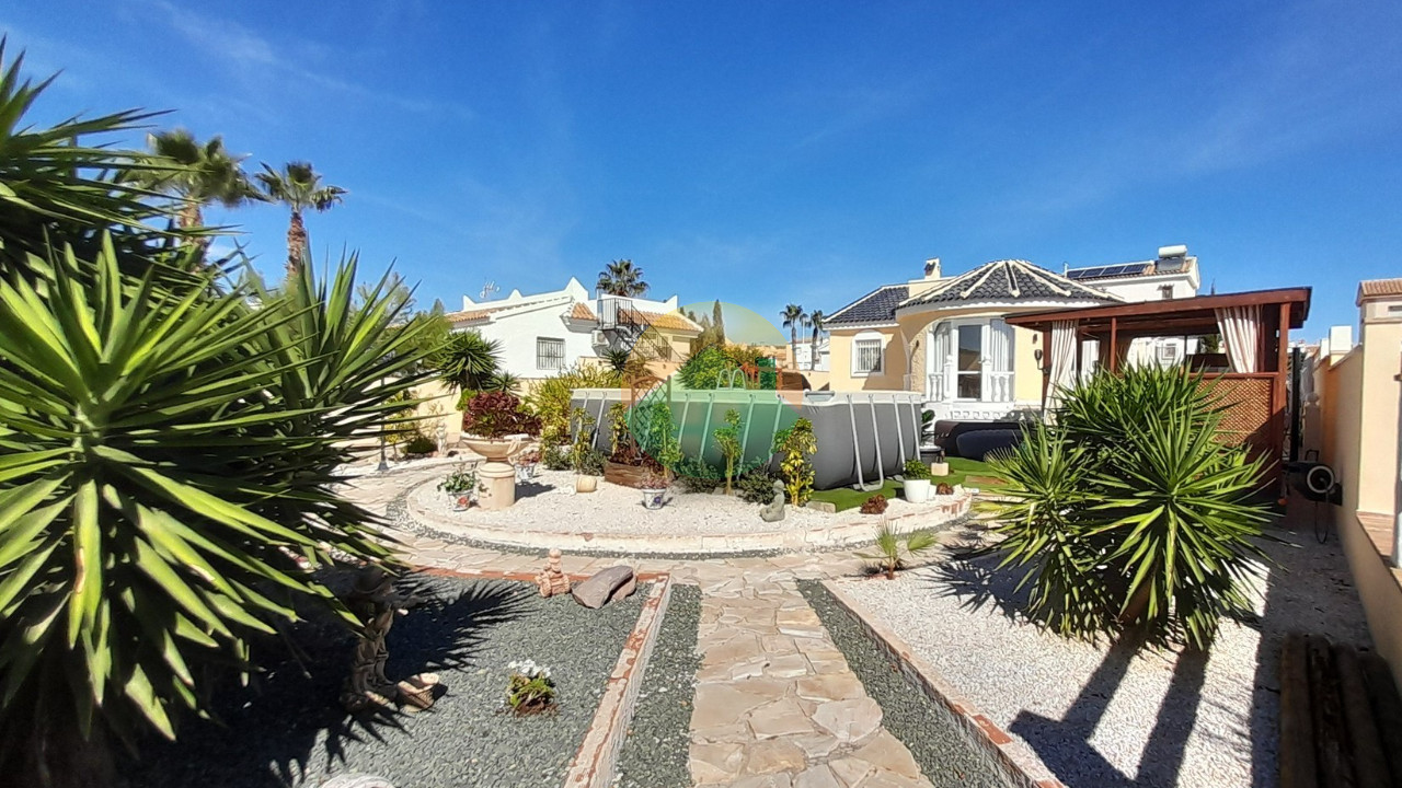 2 Bedroom Detached For sale