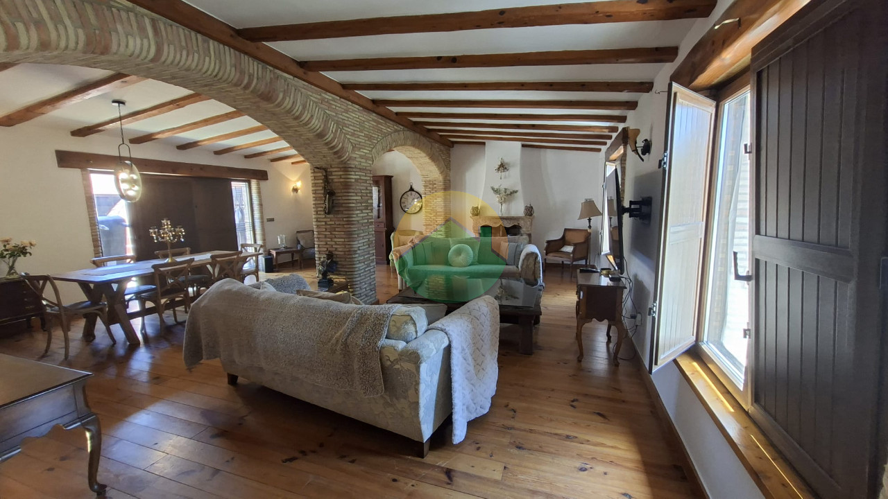 4 Bedroom Property For Sale