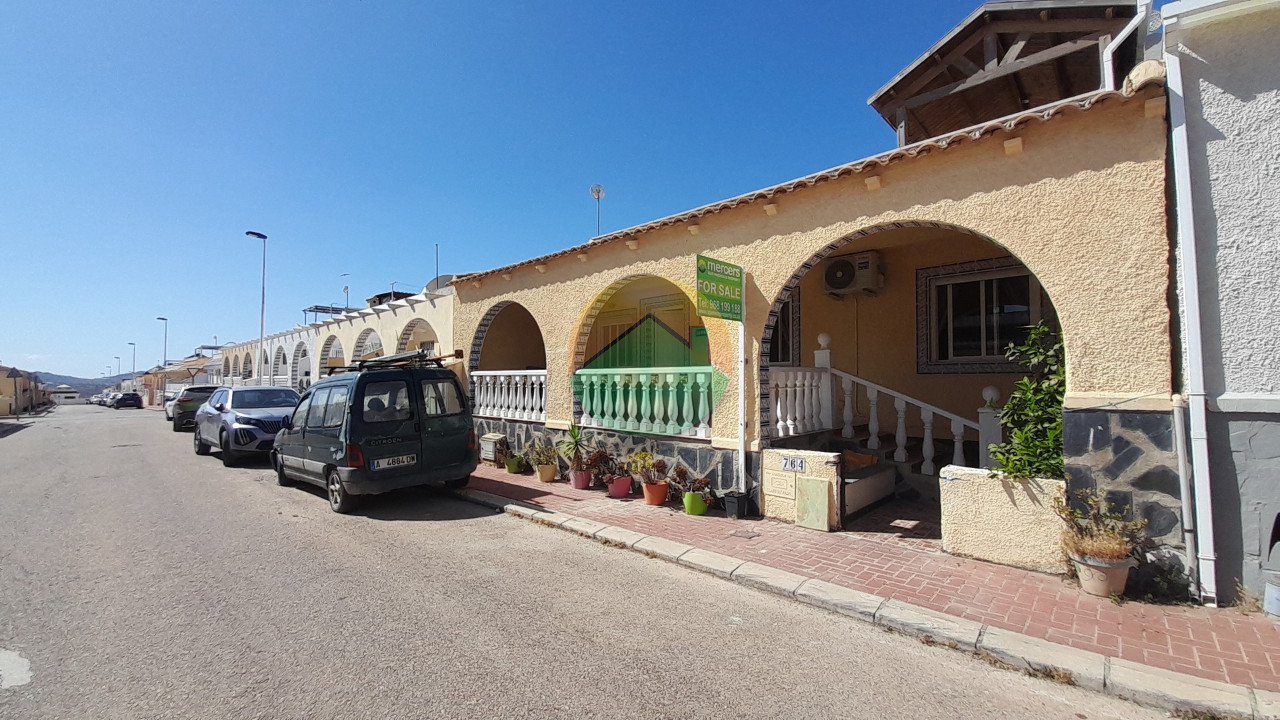 3 Bedroom Terraced For Sale