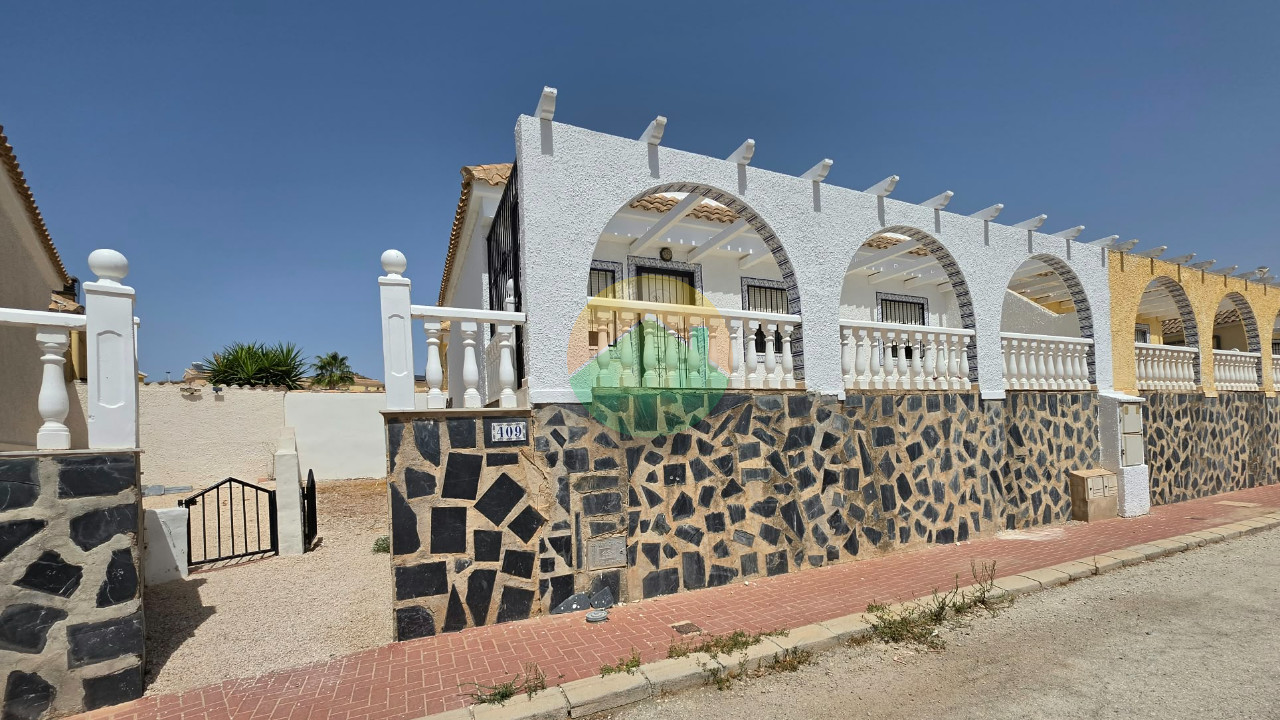https://admin.mercerspropertyspain.com/upload/properties/red450-6a8f07a2359cb.jpg