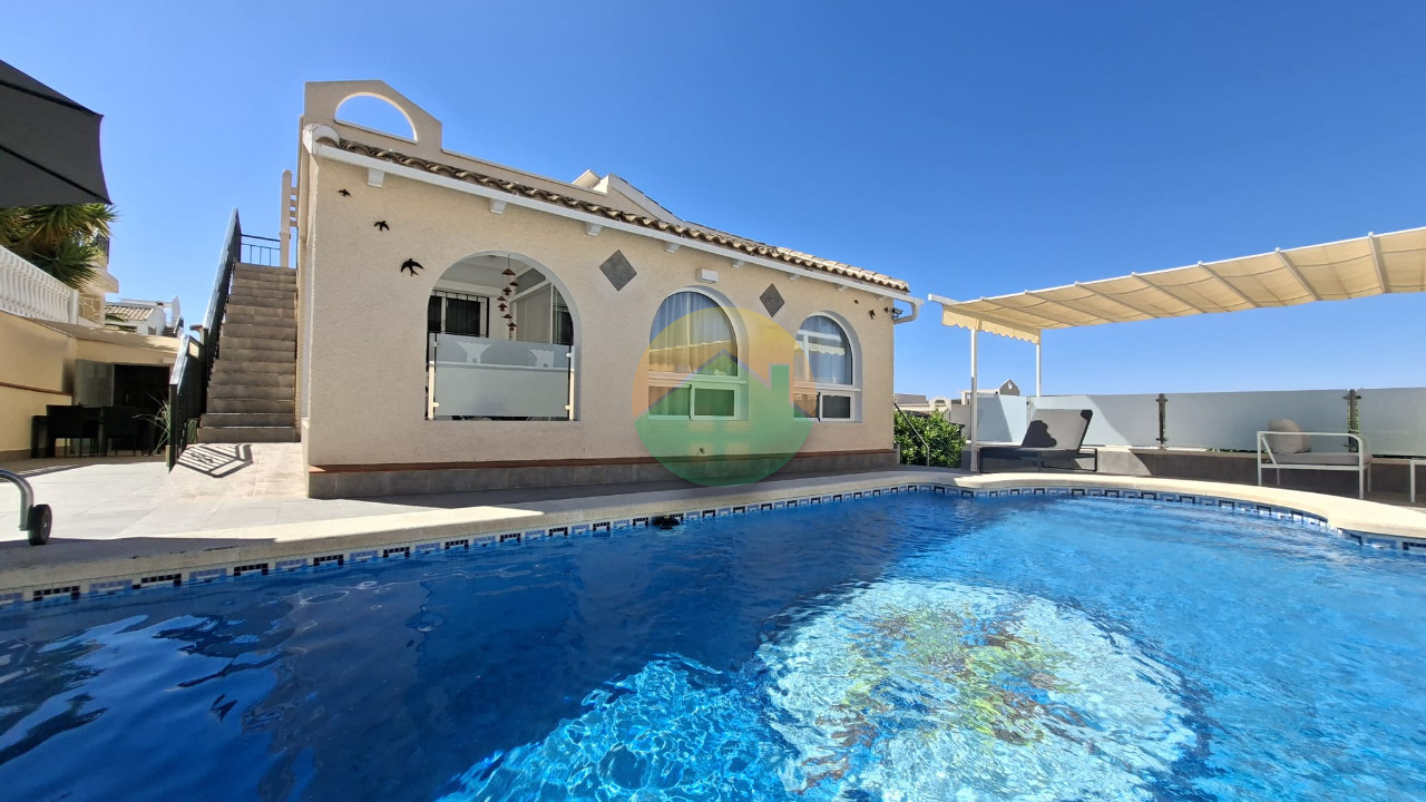 https://admin.mercerspropertyspain.com/upload/properties/rod450-6a159d90bbbe8.jpg