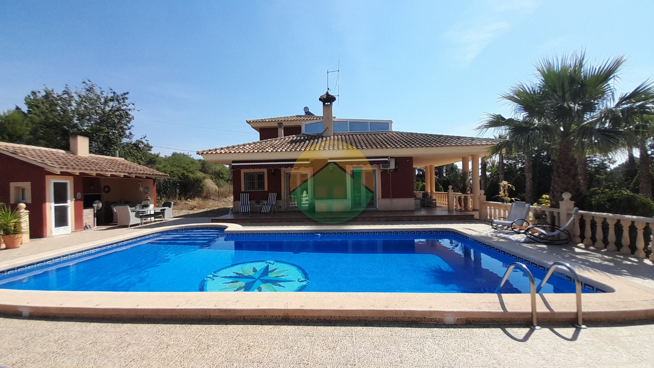 4 Bedroom Detached For Sale